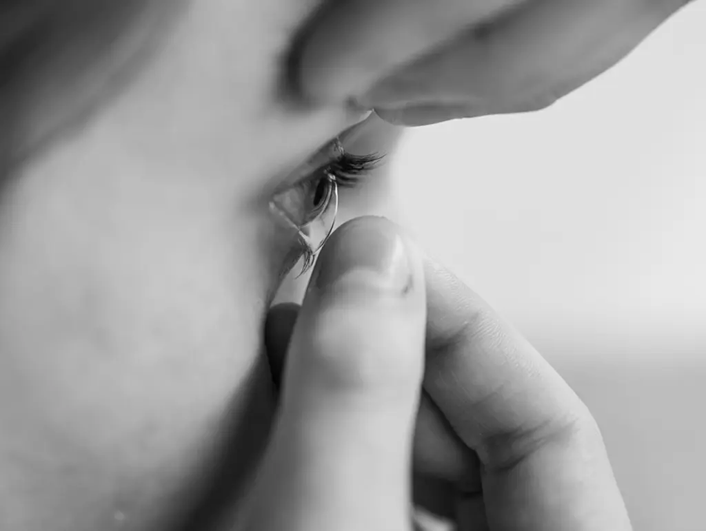 Adaptação de lentes de contato
